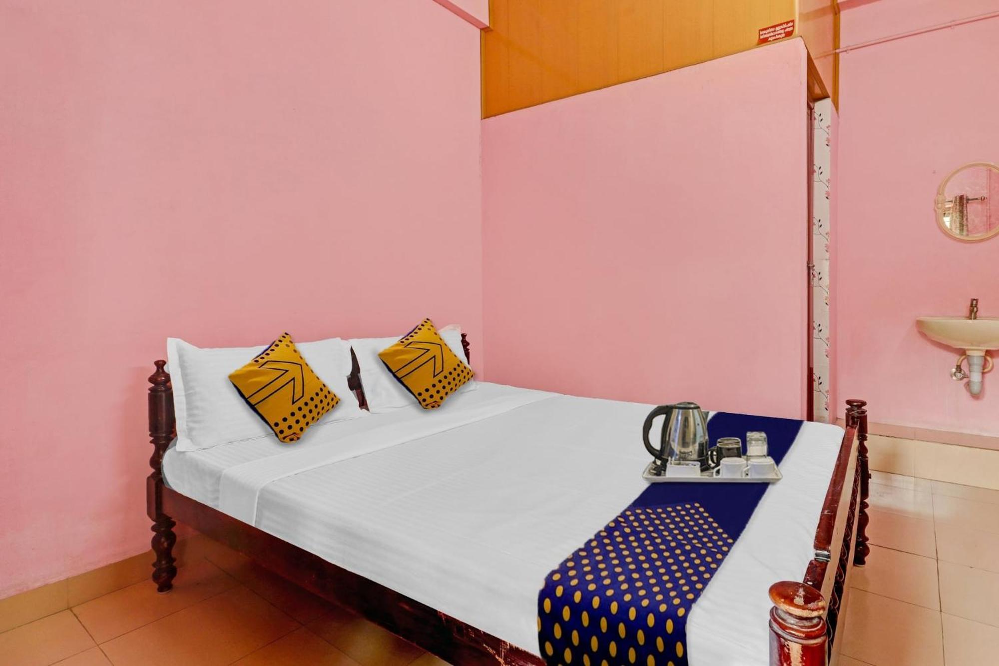 Spot On Jayesh Guest House Nashik Exterior foto