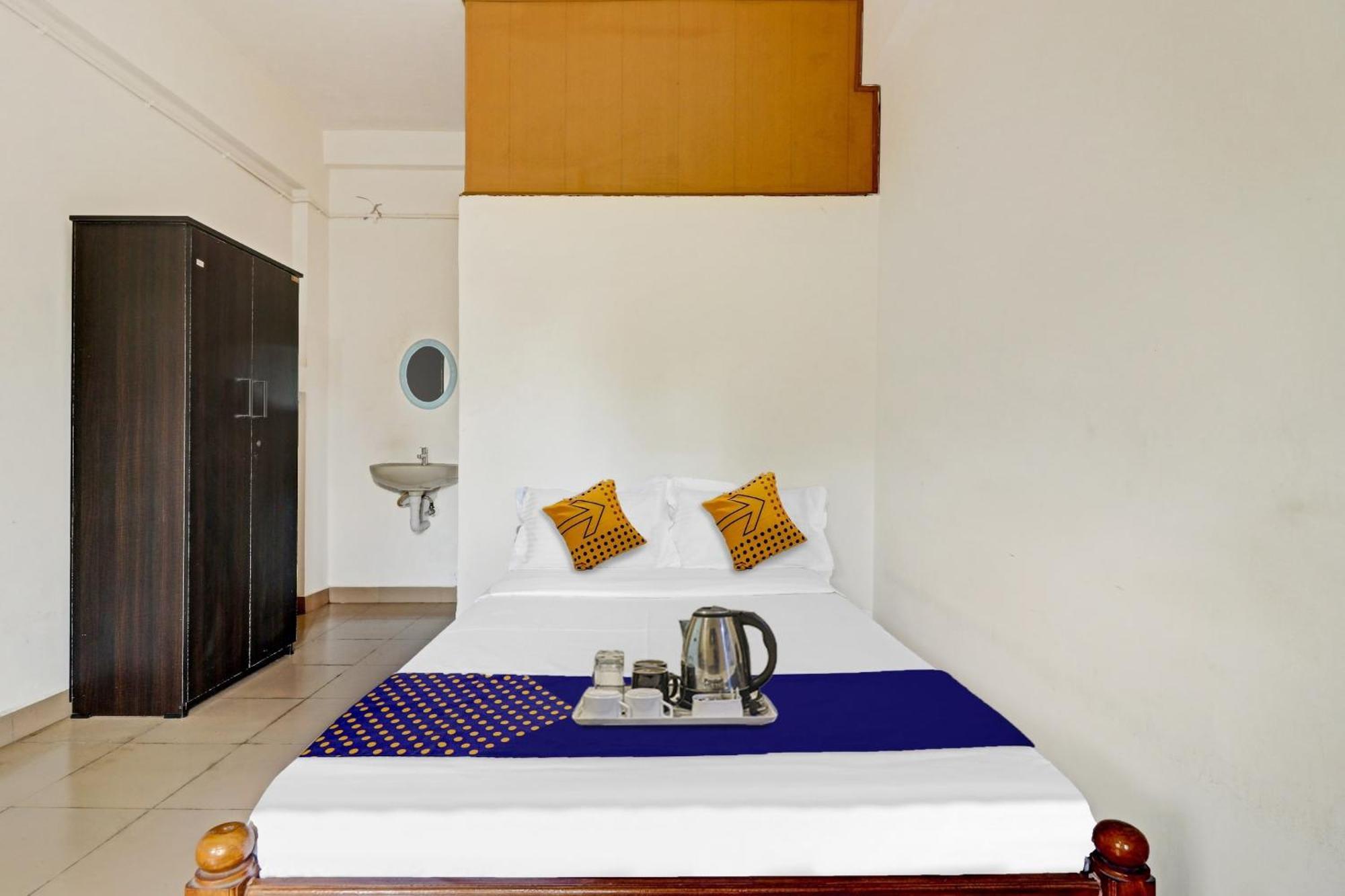 Spot On Jayesh Guest House Nashik Exterior foto