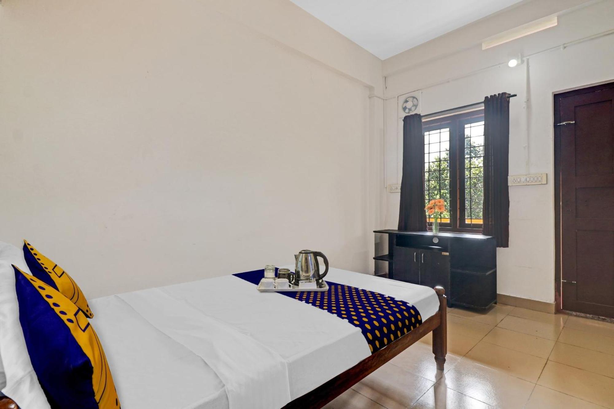 Spot On Jayesh Guest House Nashik Exterior foto
